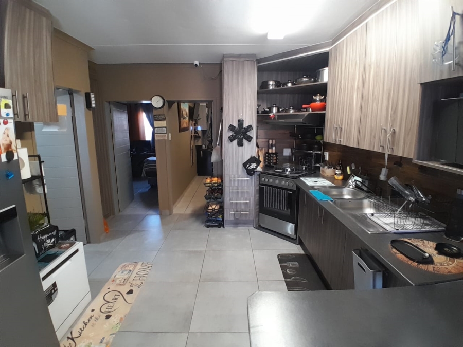 To Let 2 Bedroom Property for Rent in Kathu Northern Cape